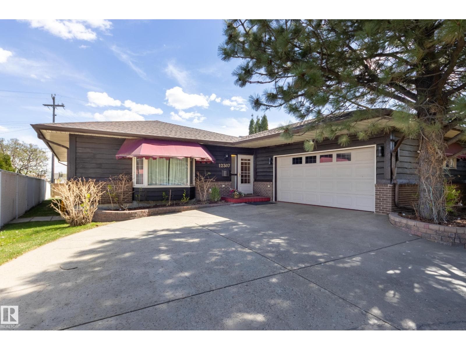 12307 54 ST NW