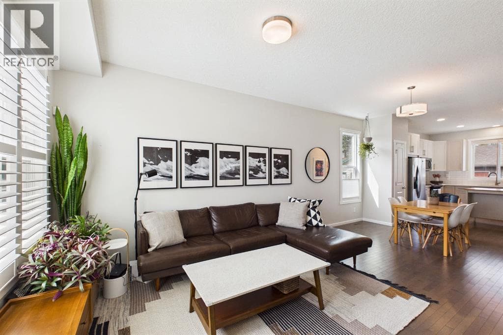 820 21 Avenue SE — photo 4
