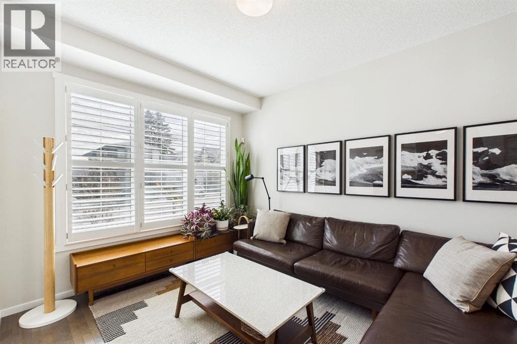 820 21 Avenue SE — photo 2