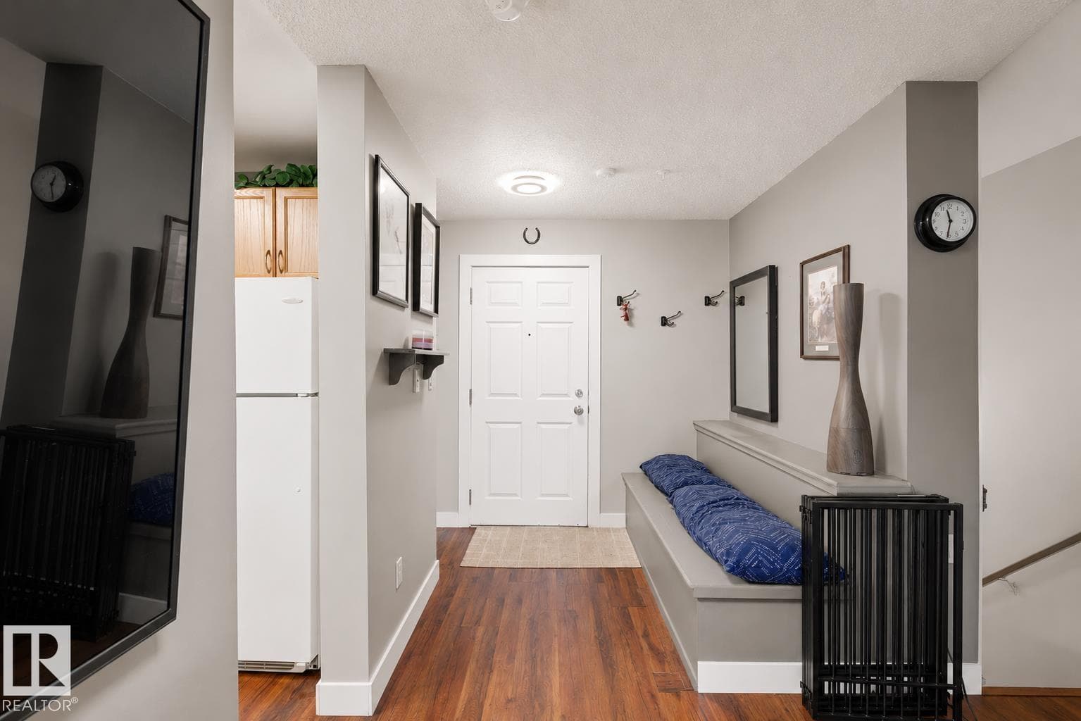 #103 105 MCKENNEY AV — photo 2