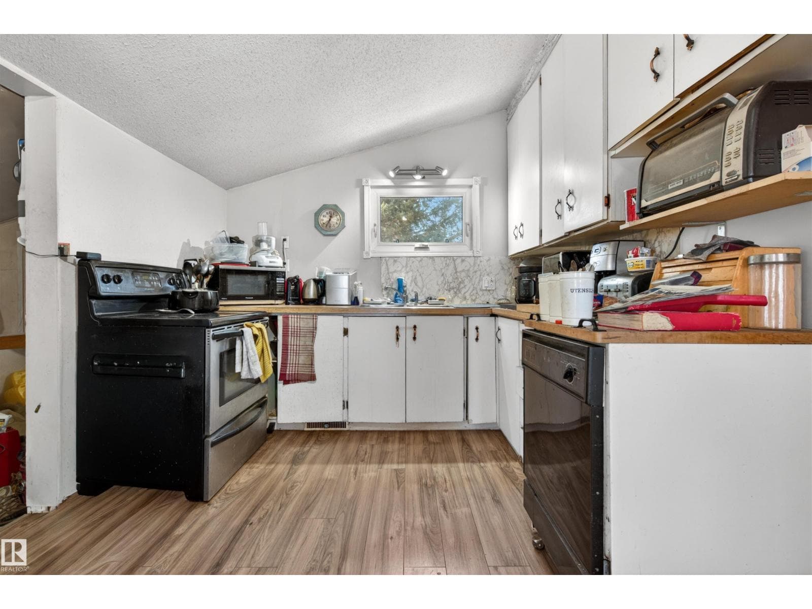 5 O'BRIEN DR — photo 2