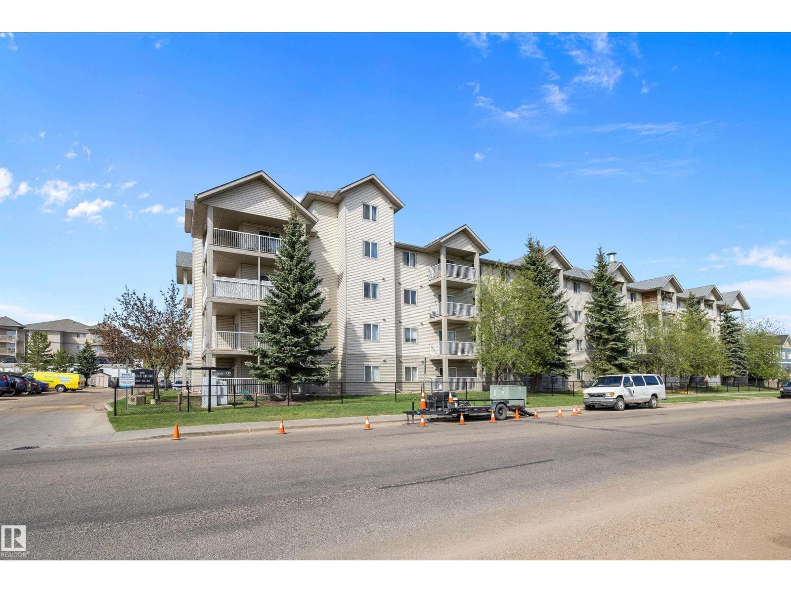 #415 12550 140 AV NW — photo 3