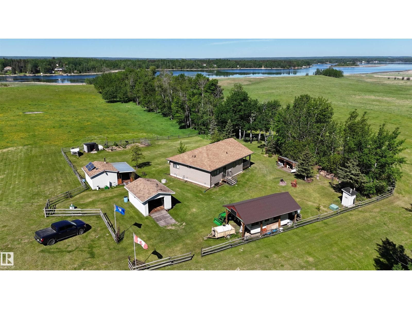 240002 TWP RD 674 — photo 2