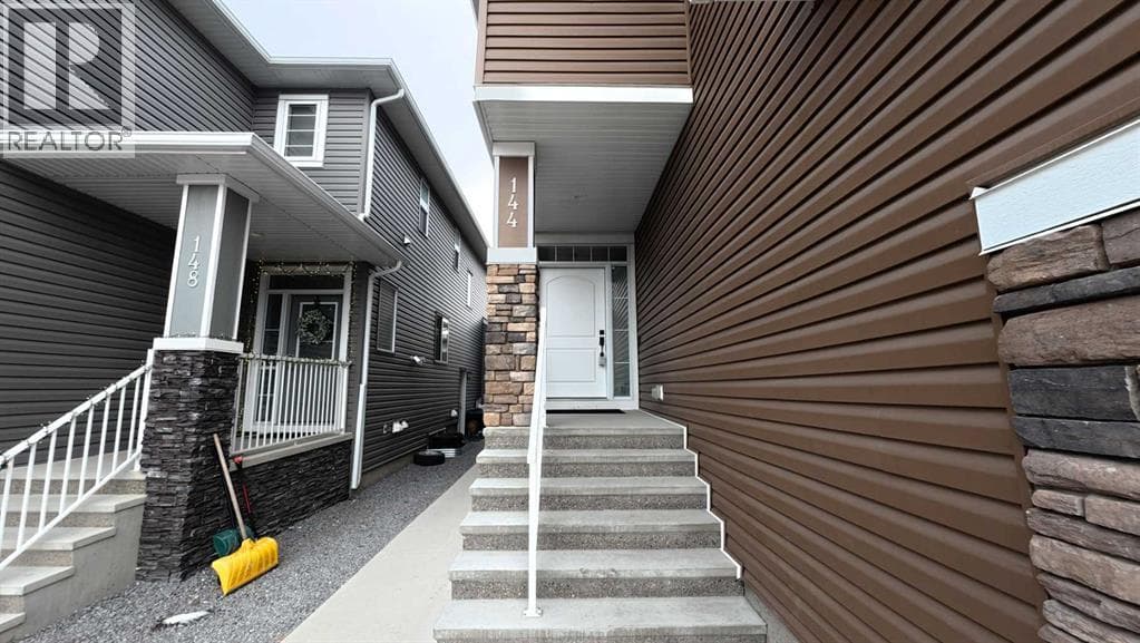 144 RED EMBERS Square NE photo 4