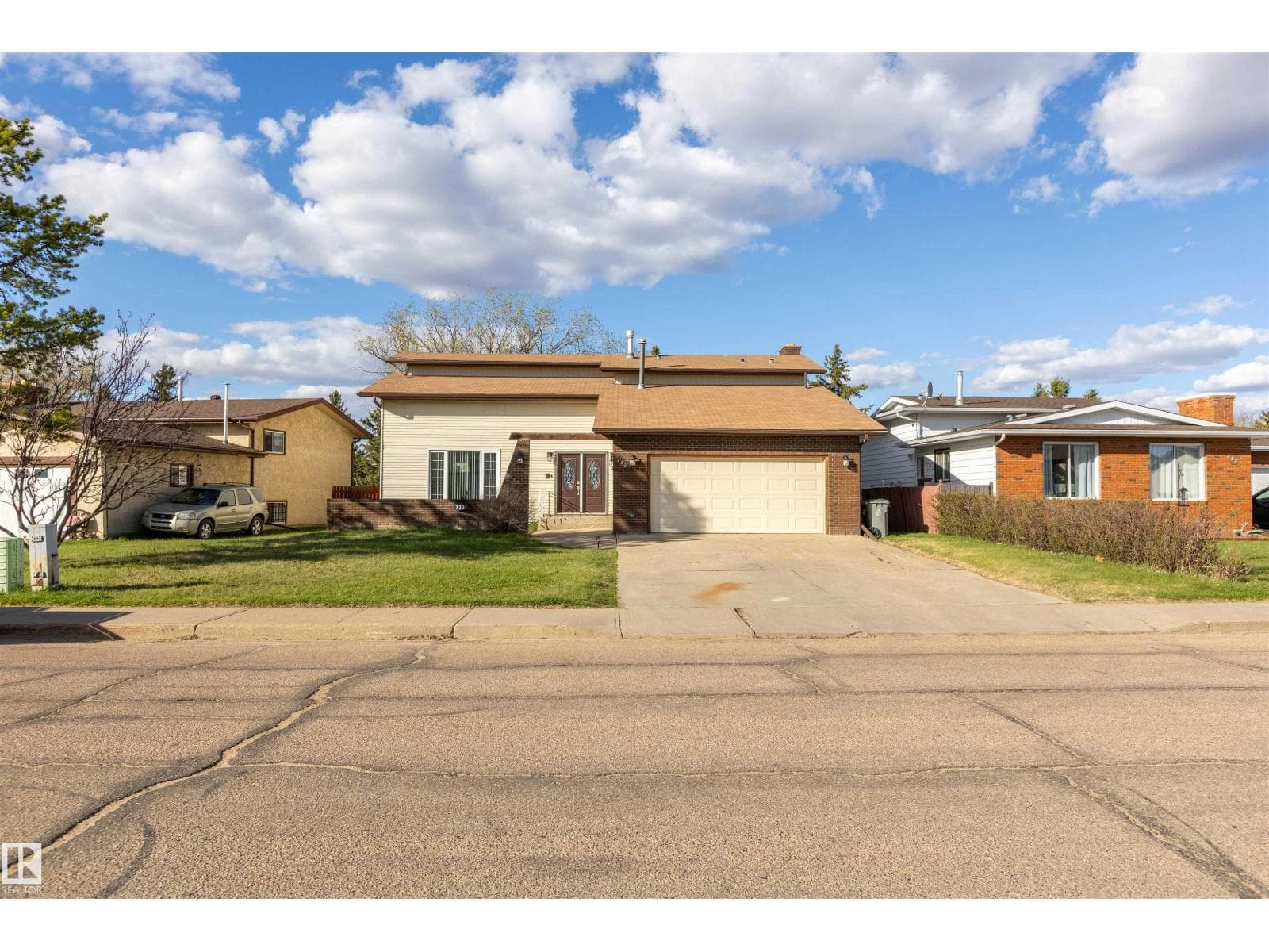 230 GRANDIN DR — photo 3
