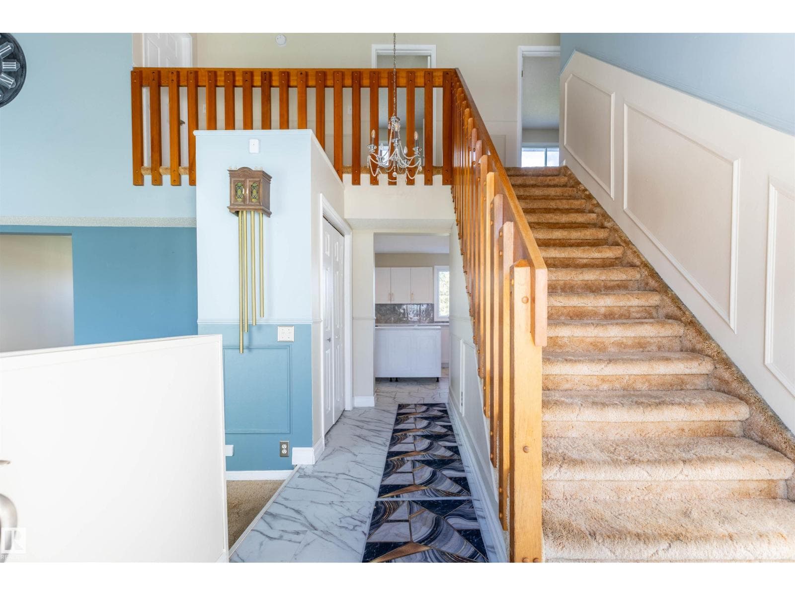 230 GRANDIN DR — photo 5