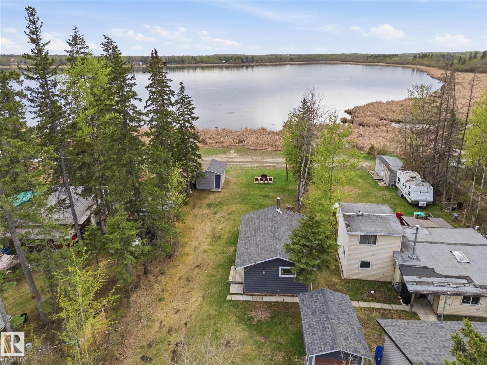 299 Lakeshore Drive — photo 2