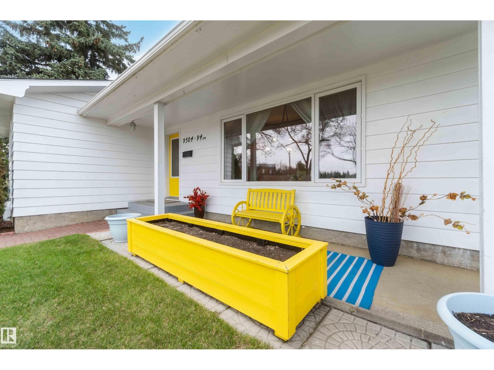 9504 94 AV — photo 3