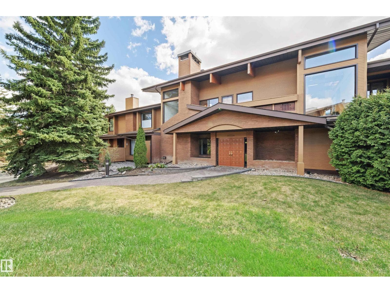 #1 14824 45 AV NW
