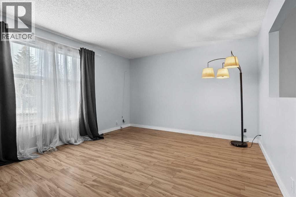 8510 Centre Street NE — photo 4