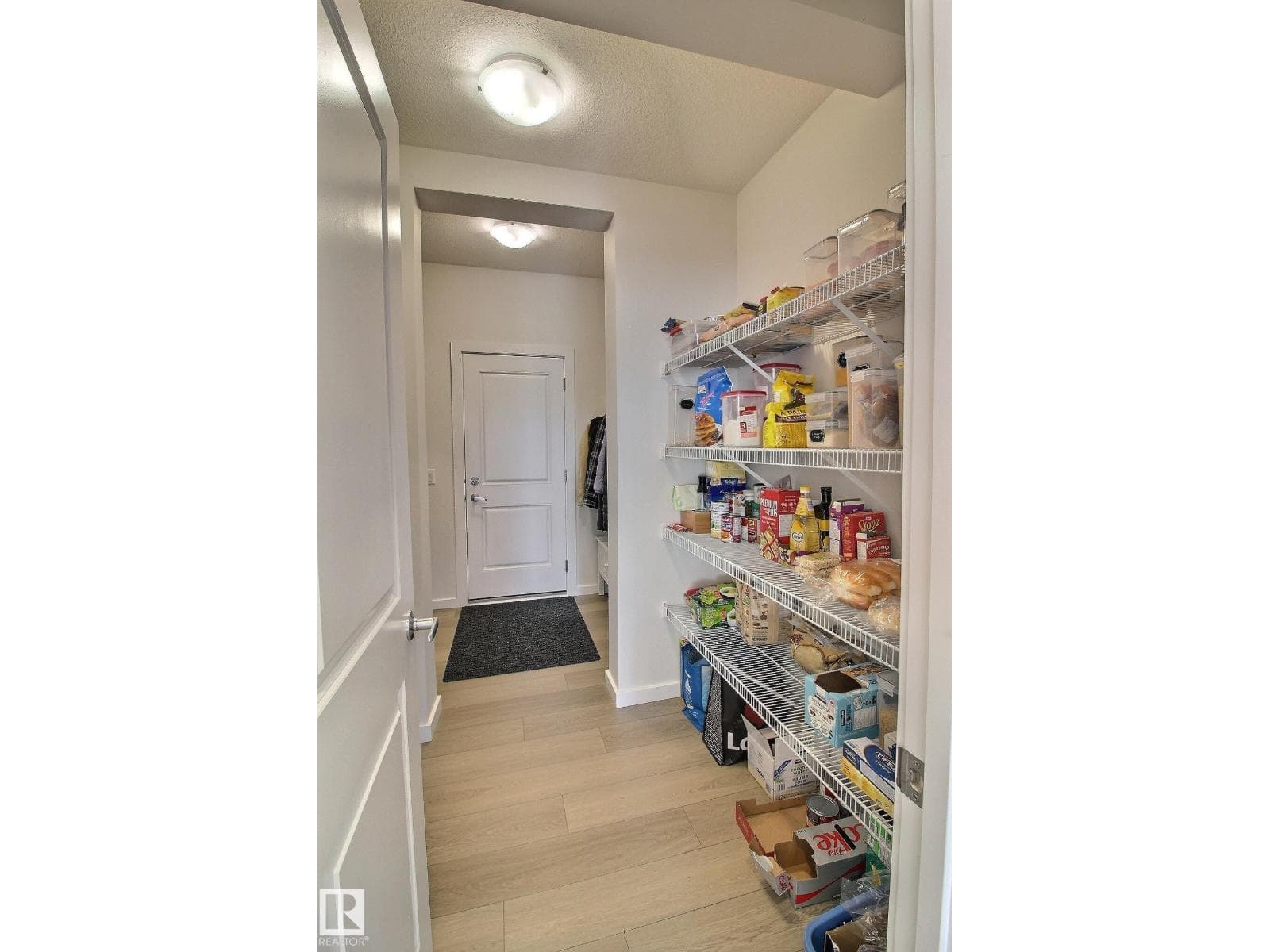 121 STILES BN — photo 2