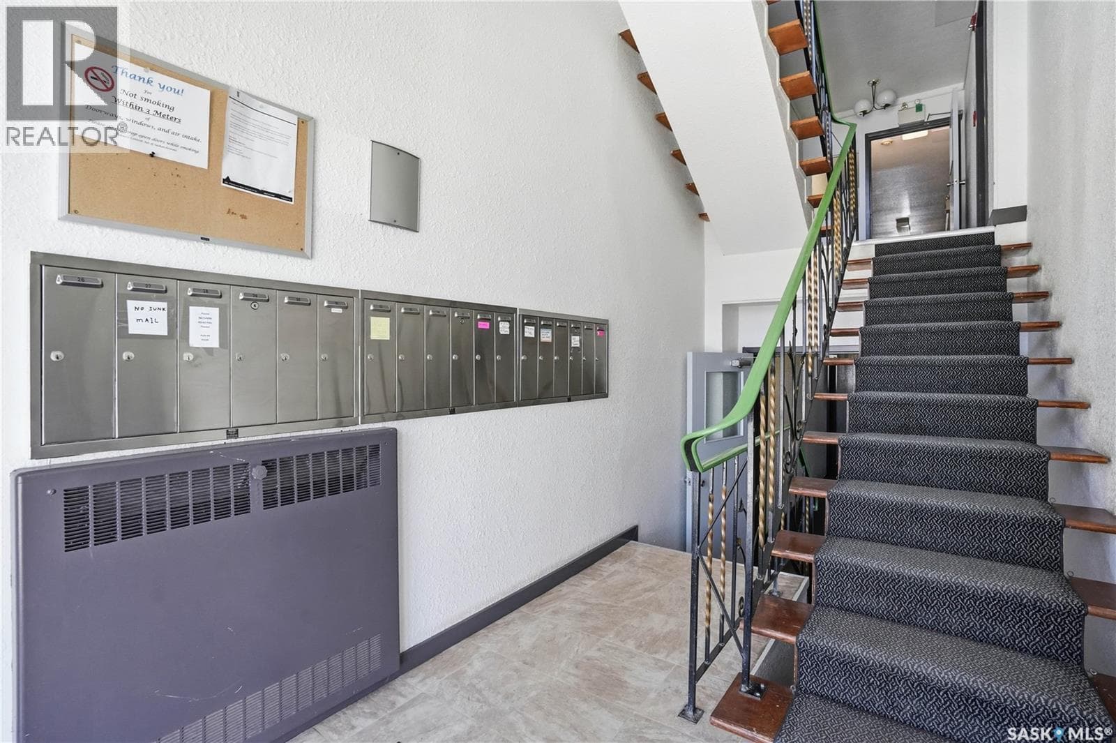 28 42 Spence STREET — photo 3