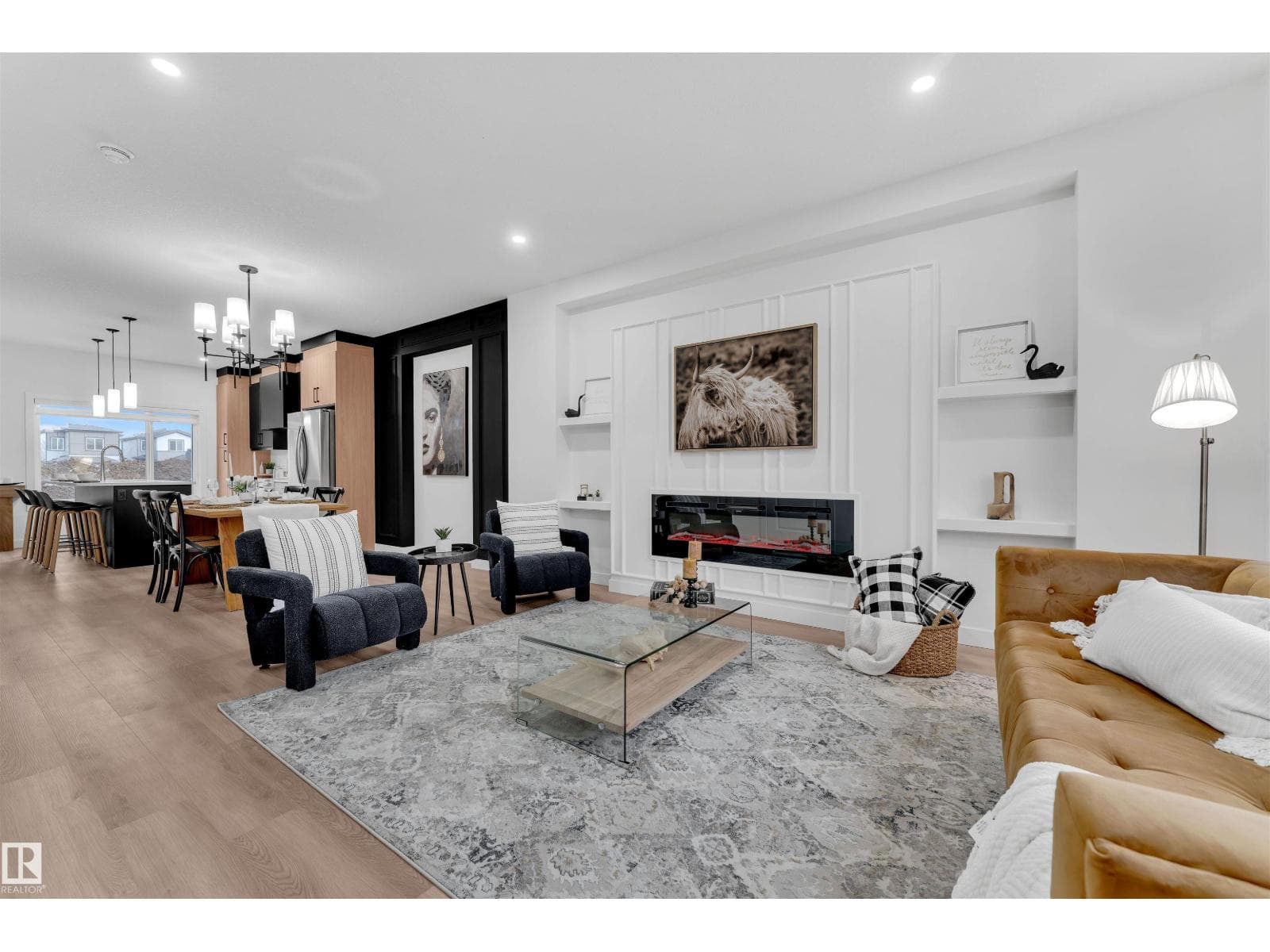 303 Falcon crescent — photo 3