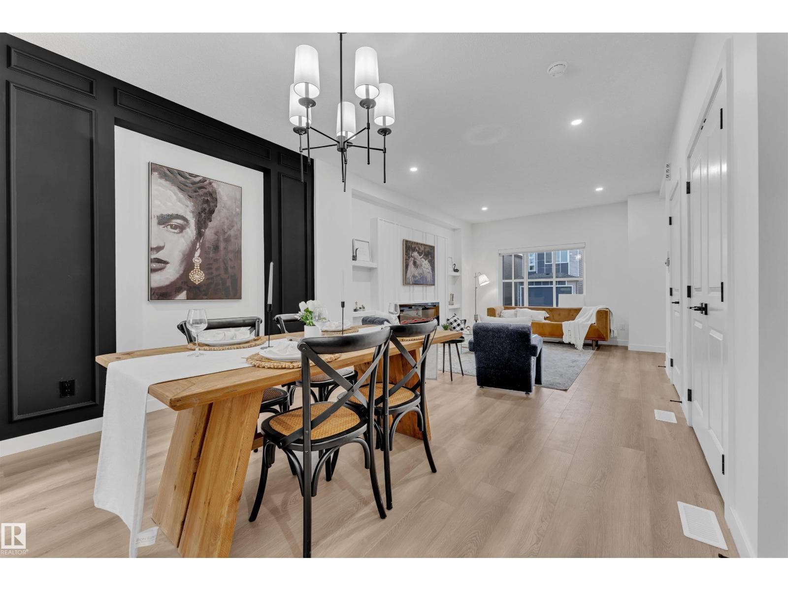 303 Falcon crescent — photo 5