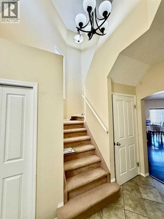 13 Tuscany Ridge Mews NW — photo 4