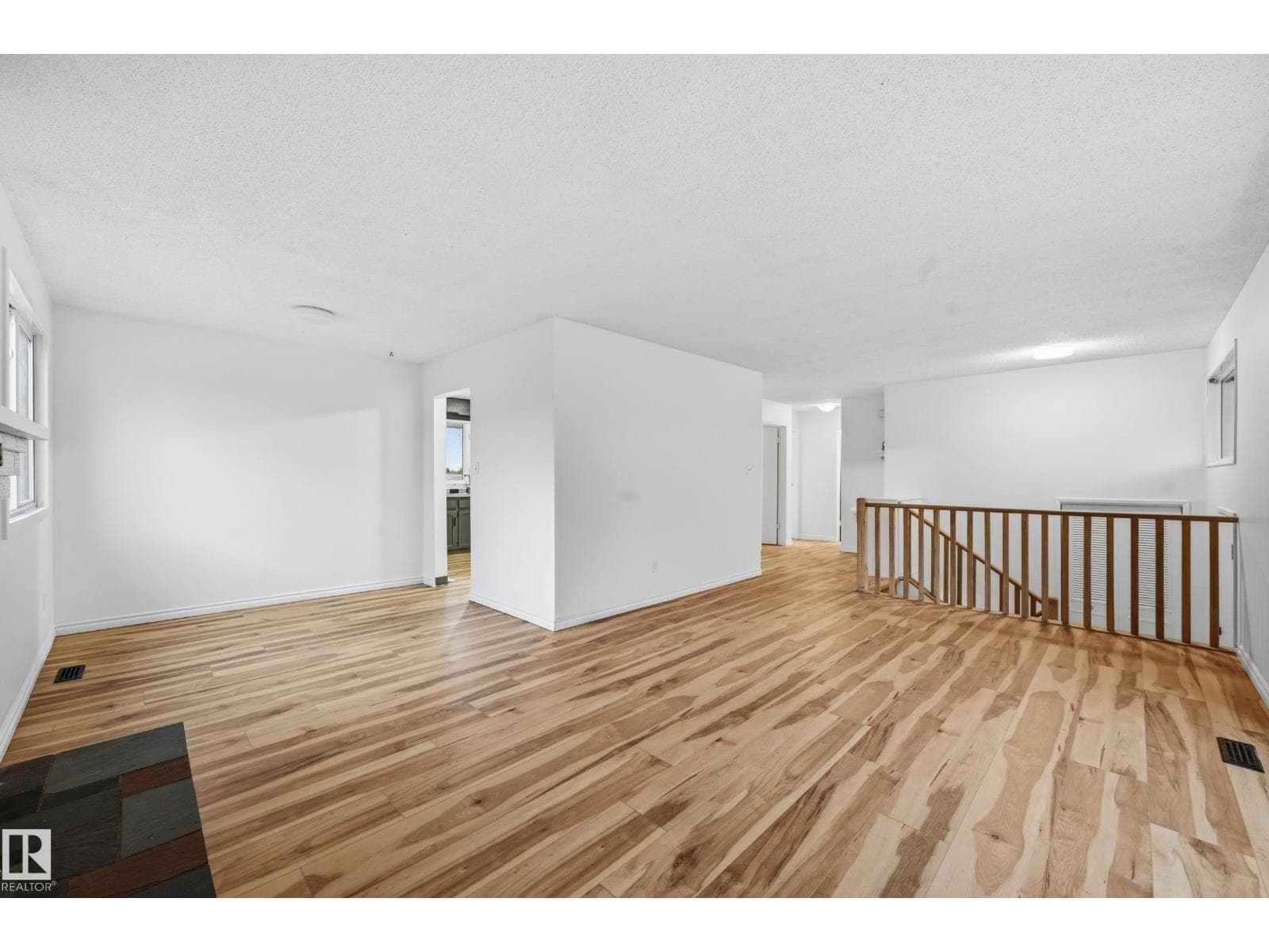 13903 87 ST NW — photo 5