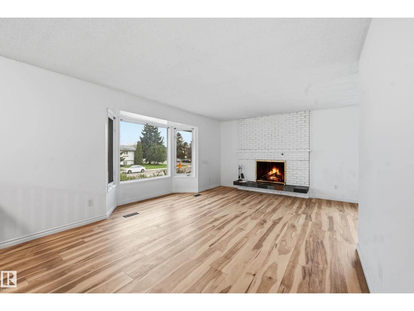 13903 87 ST NW — photo 2