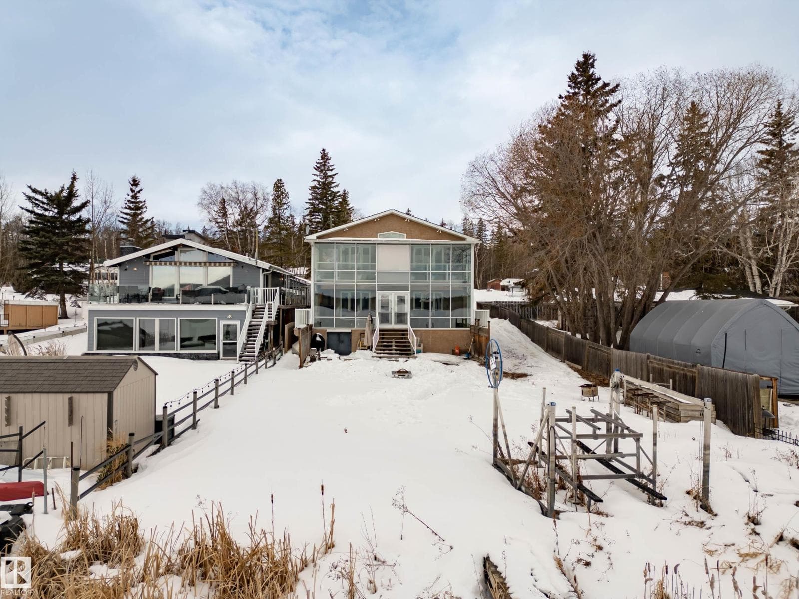 104 BAYVIEW DR — photo 2