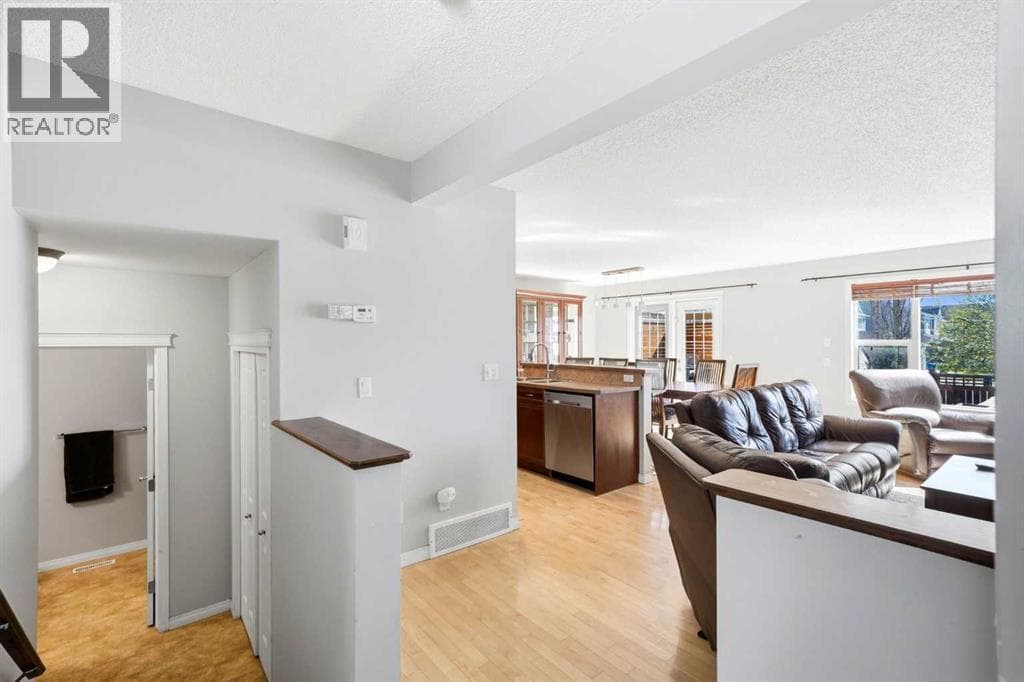 78 Cougar Plateau Way SW — photo 5