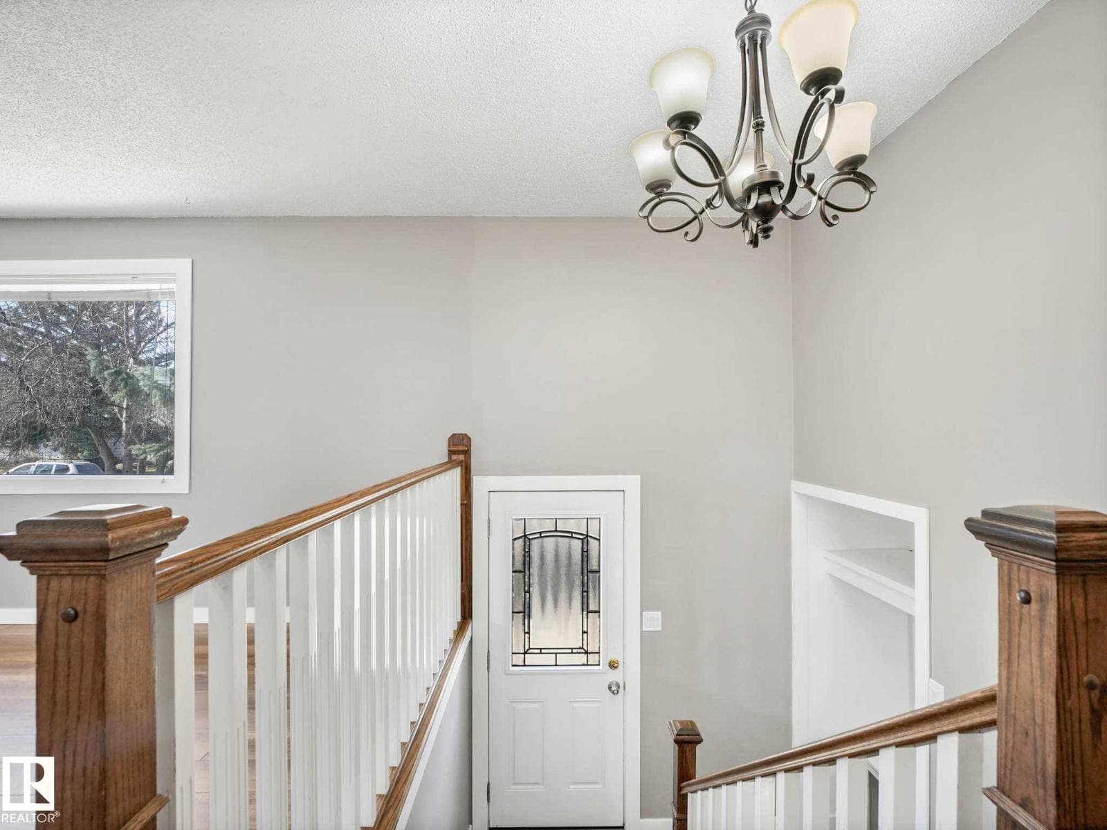 32 Manor DR — photo 4