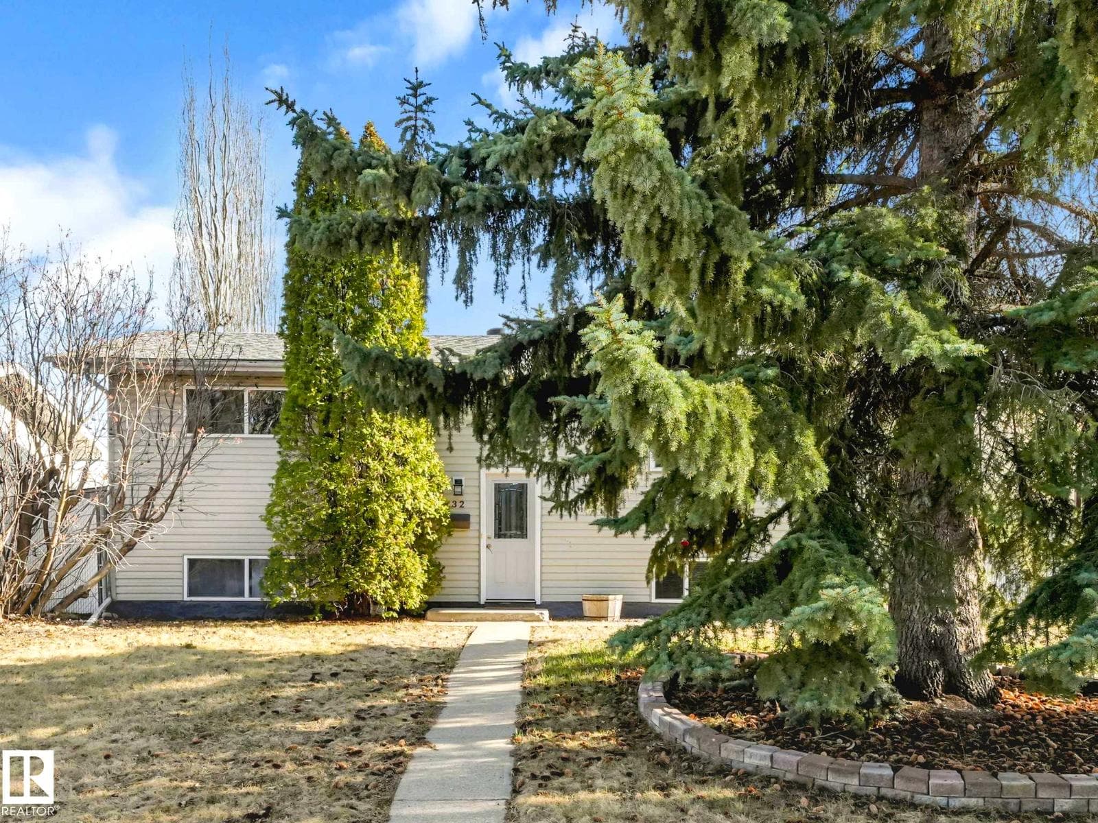 32 Manor DR