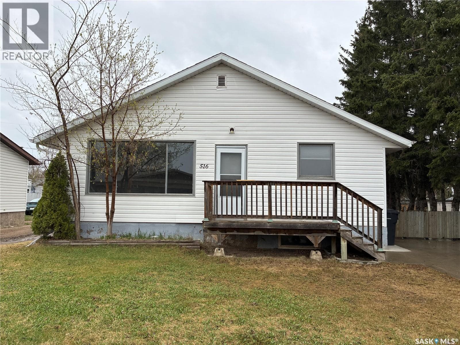 516 3rd STREET W