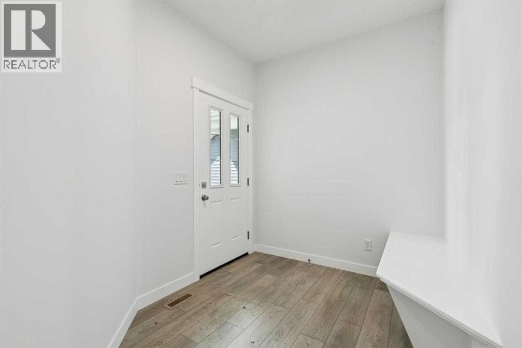 458 Hotchkiss Manor SE — photo 3