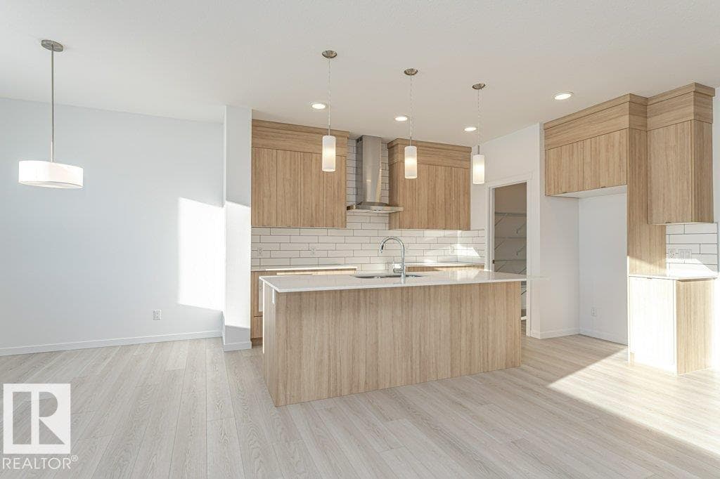 2312 160 ST SW — photo 4