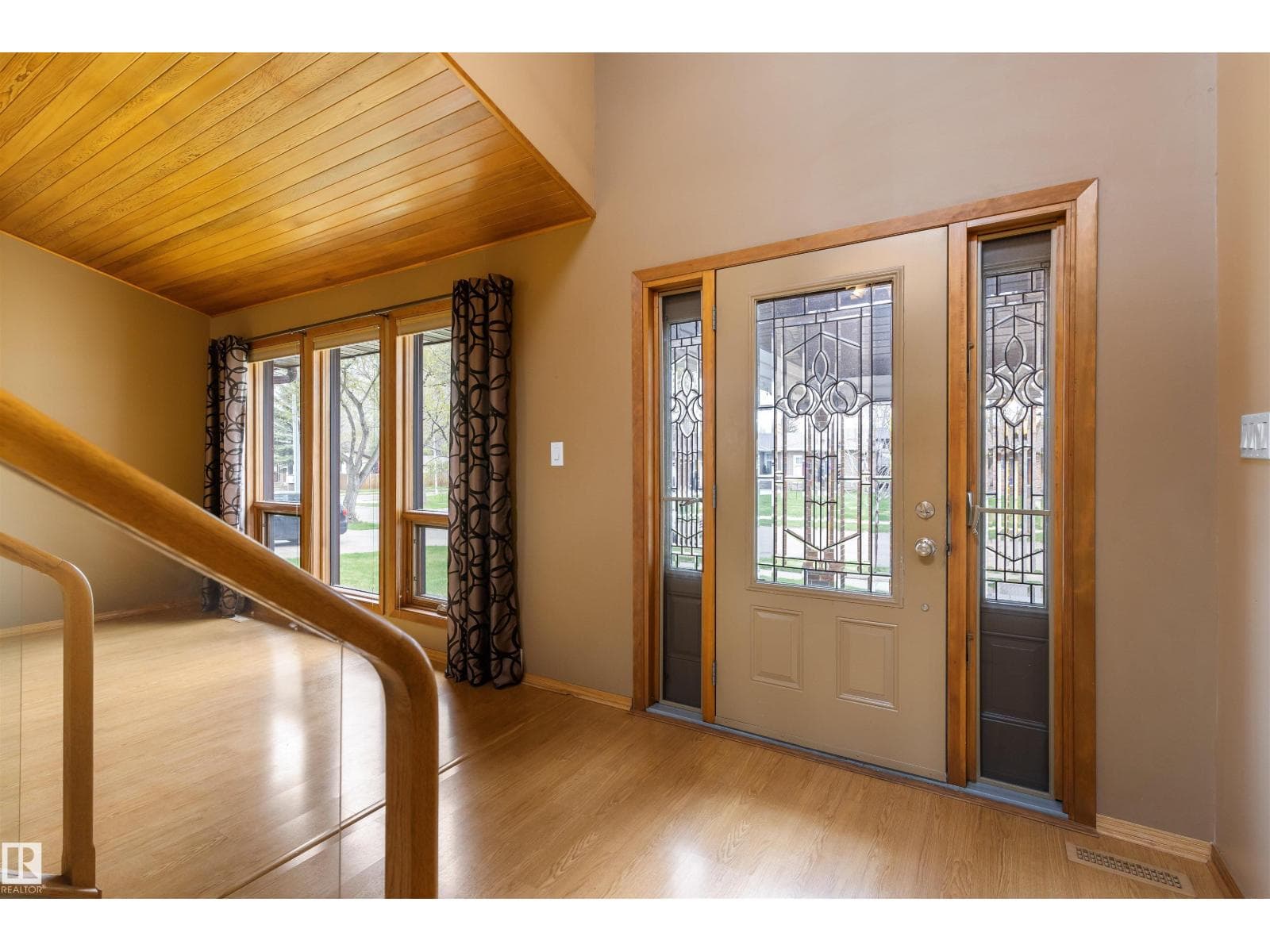 44 WHITEHALL CR — photo 3