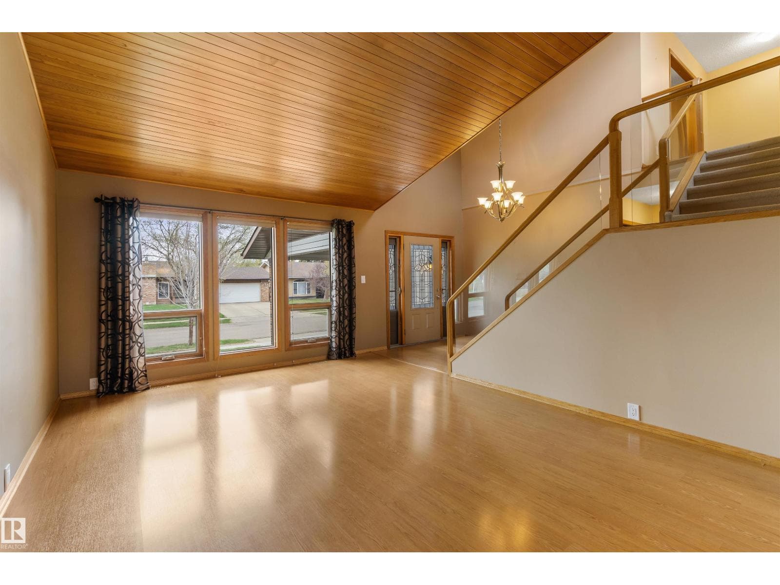 44 WHITEHALL CR — photo 5