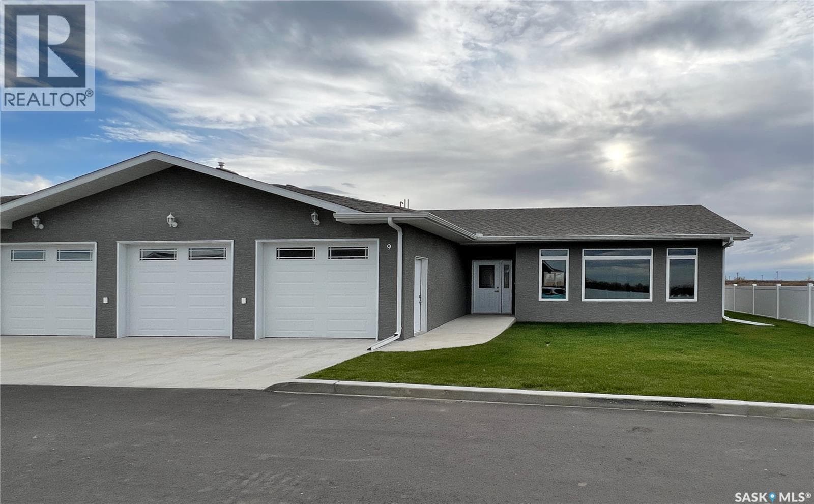 9 2330 Morsky DRIVE