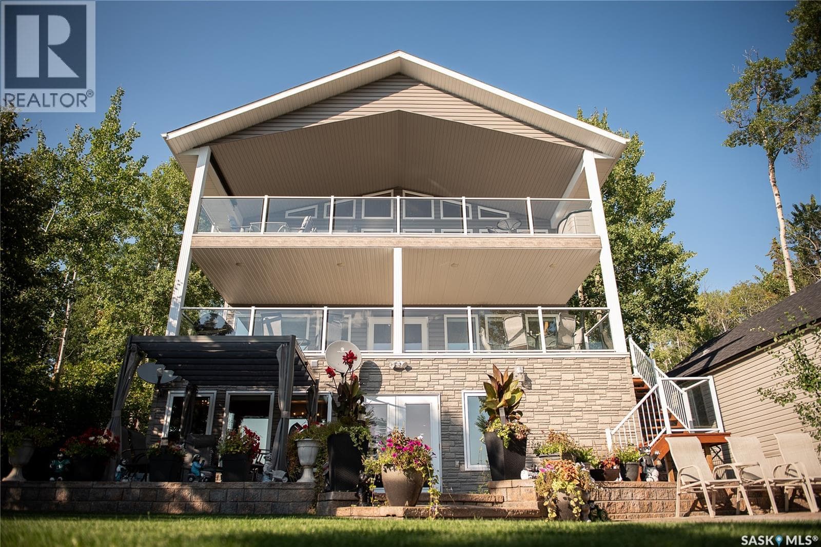 53 Lakeside DRIVE — photo 3