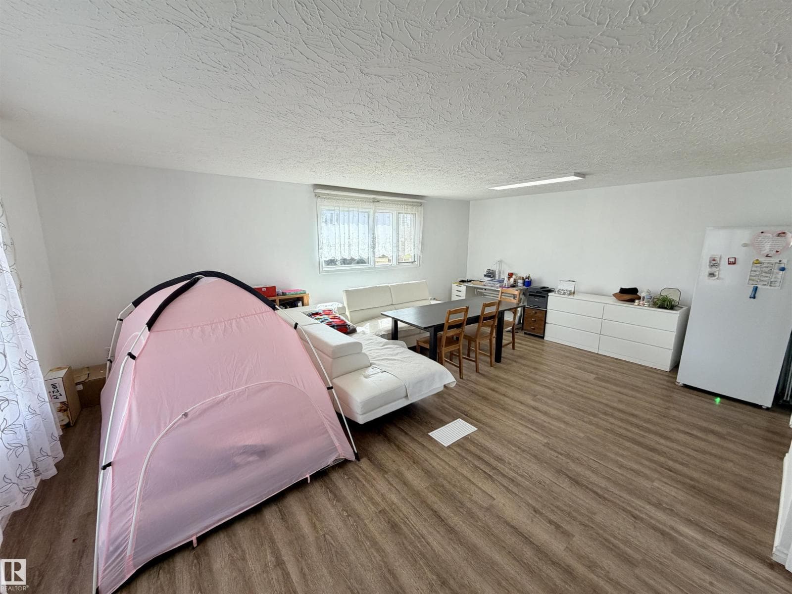 5233 46 AV — photo 2