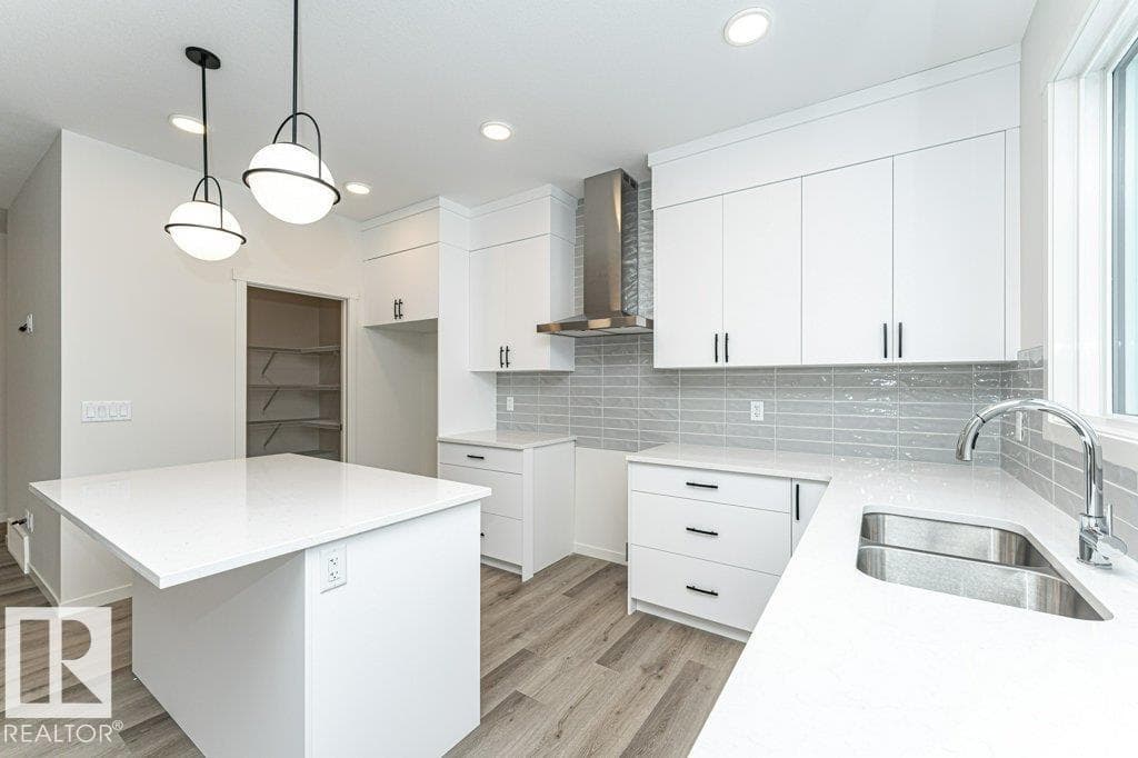 2308 160 ST SW — photo 2