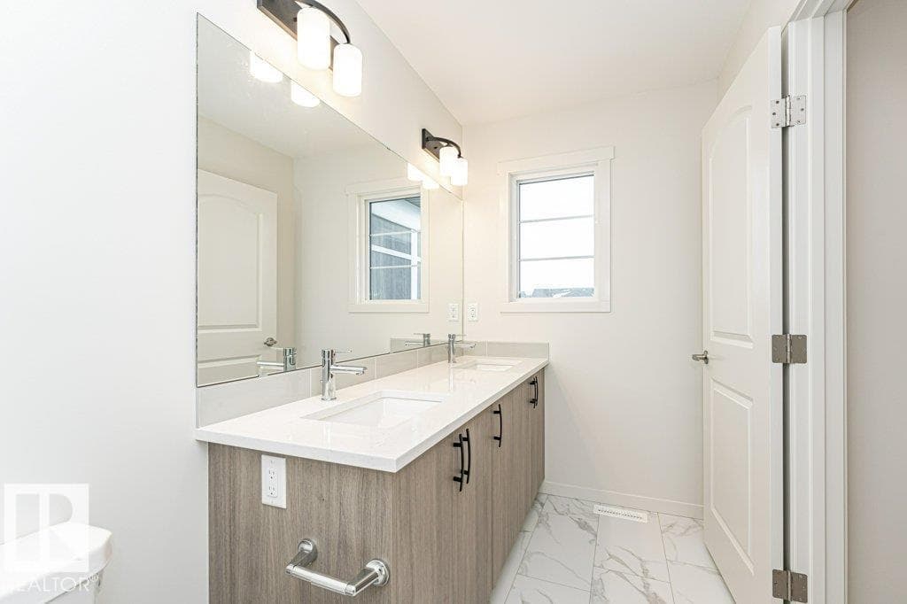 2308 160 ST SW — photo 4
