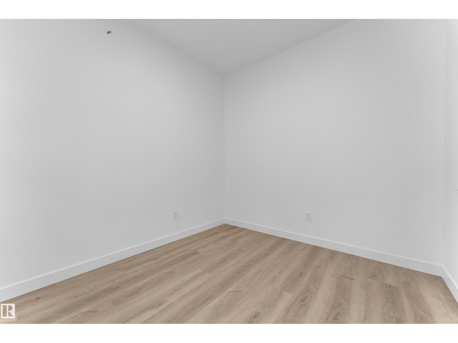 3610 40 Avenue — photo 5