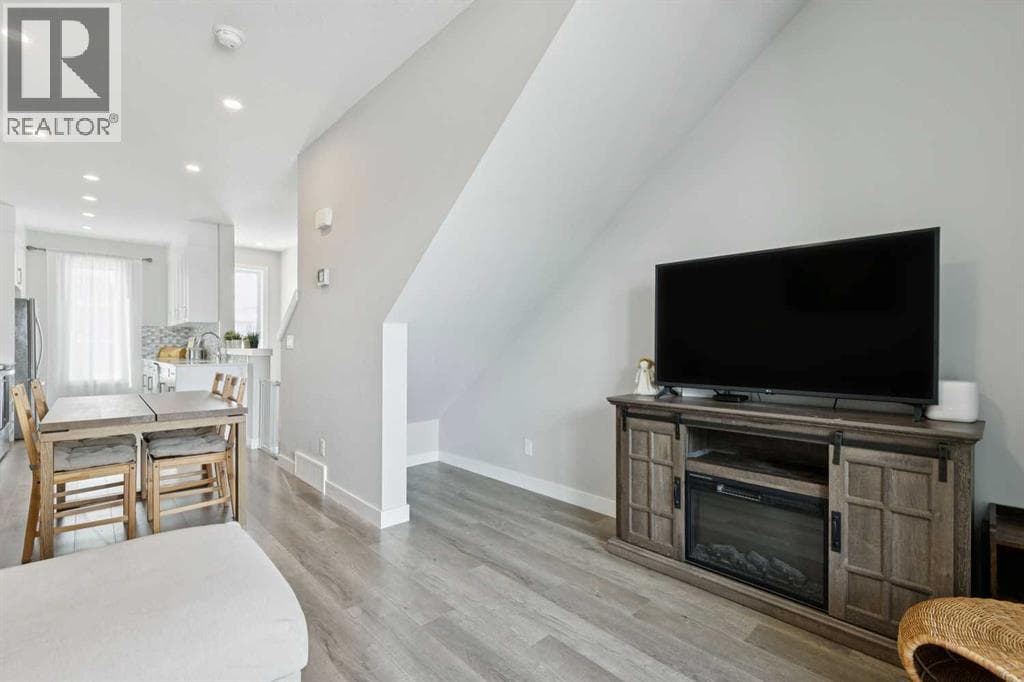 579 Evanston Link — photo 4
