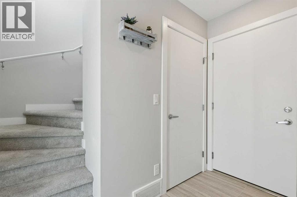 579 Evanston Link — photo 3