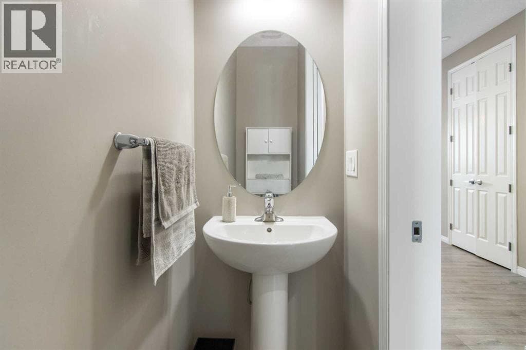 17 Carrington Manor NW — photo 5