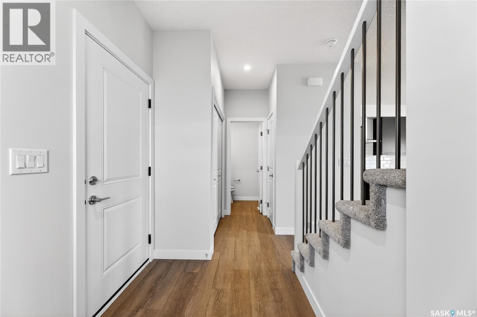 2 830 Brighton BOULEVARD — photo 4