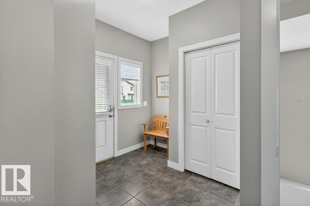 124 CAMPBELL DR — photo 4