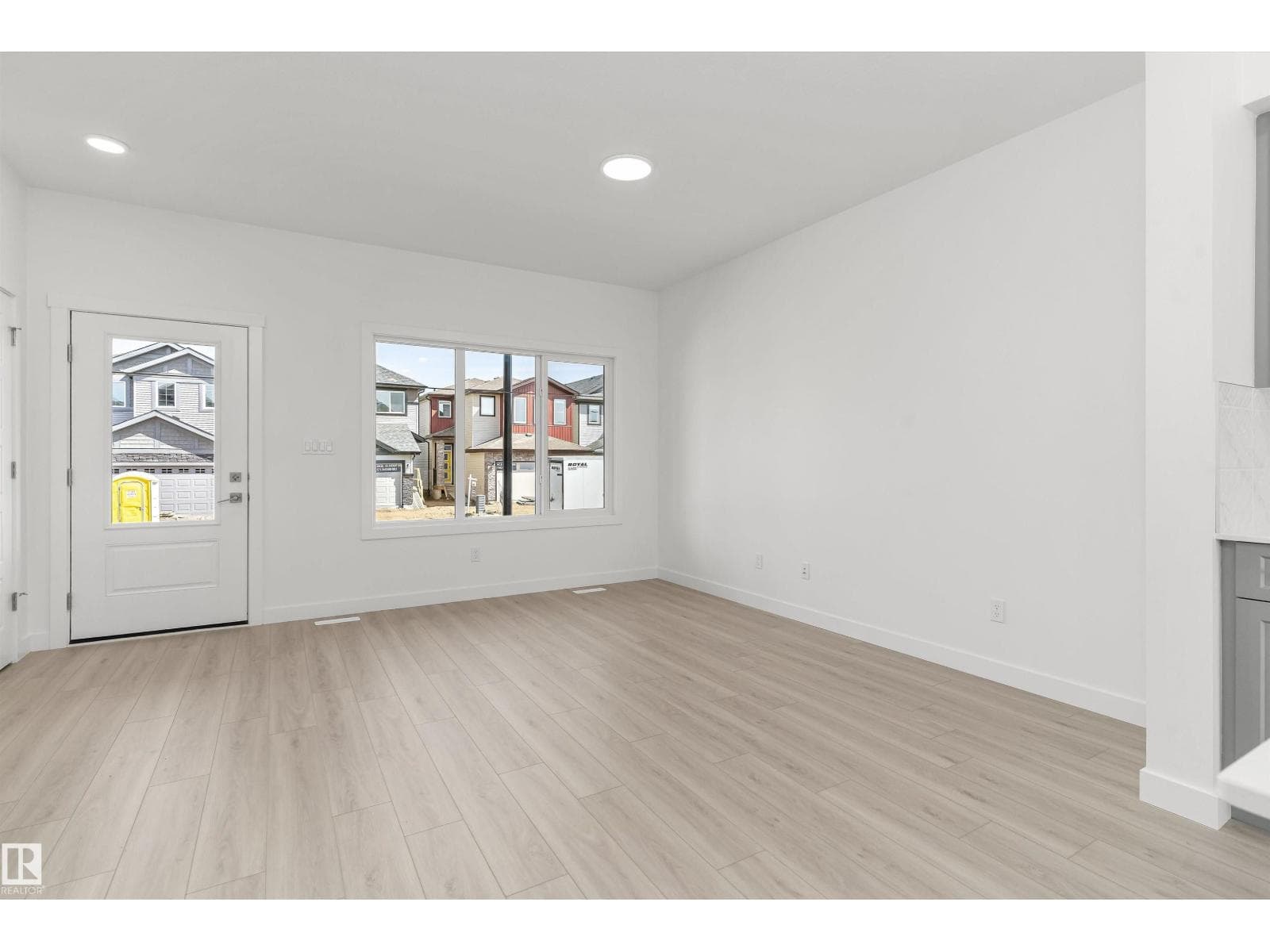 20623 43 AV NW — photo 4