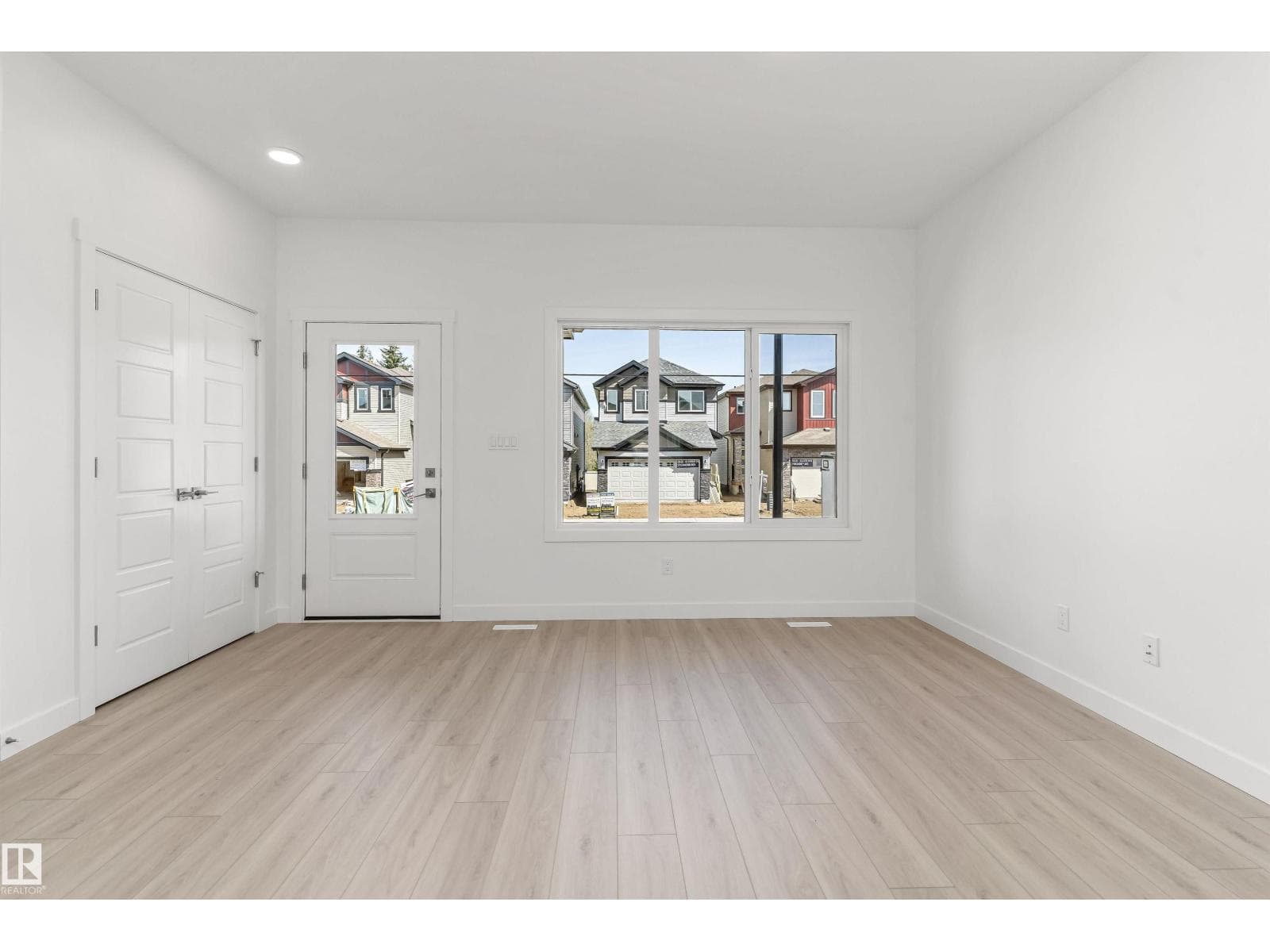20623 43 AV NW — photo 5