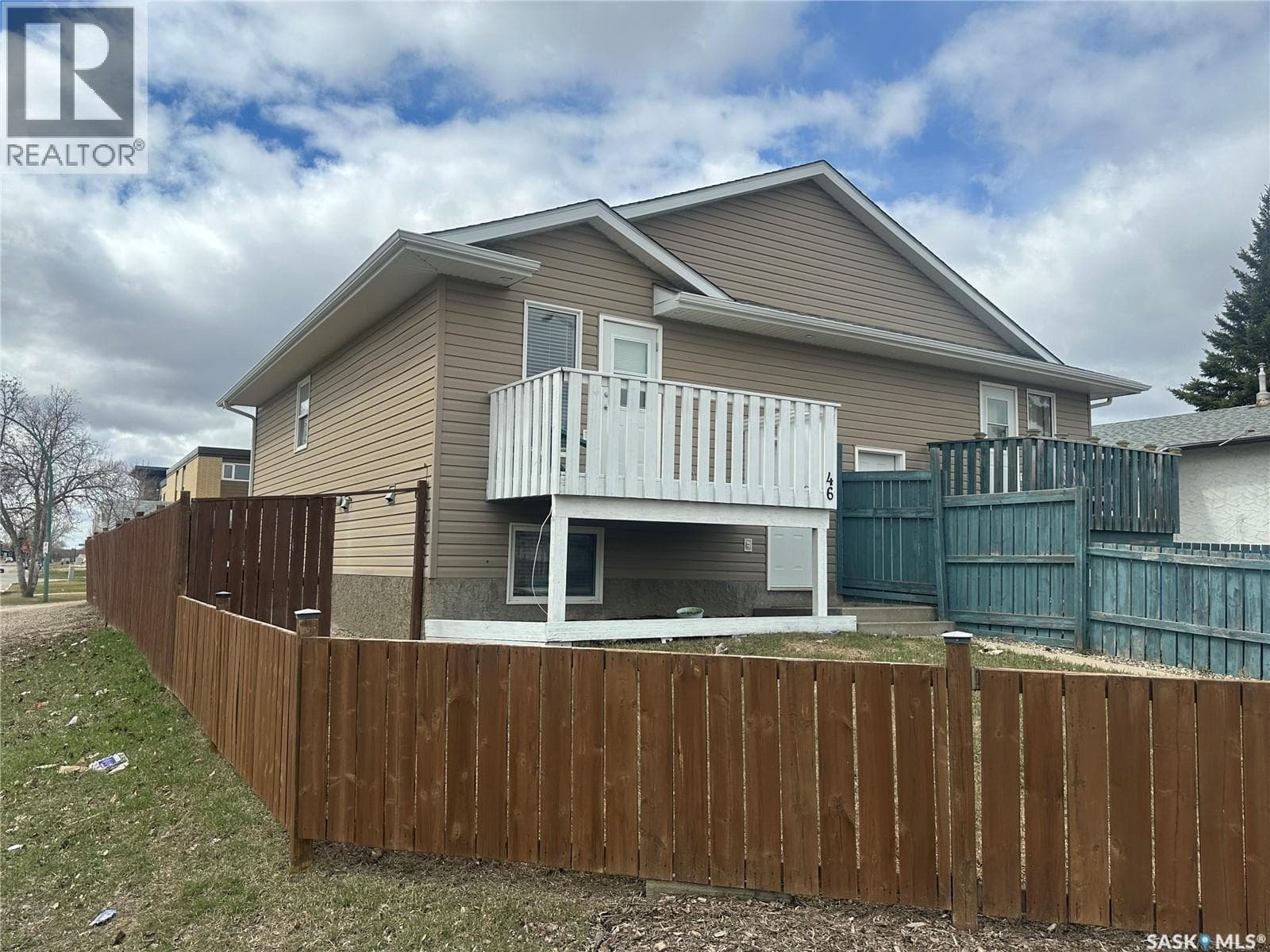 46 Clarke AVENUE — photo 2