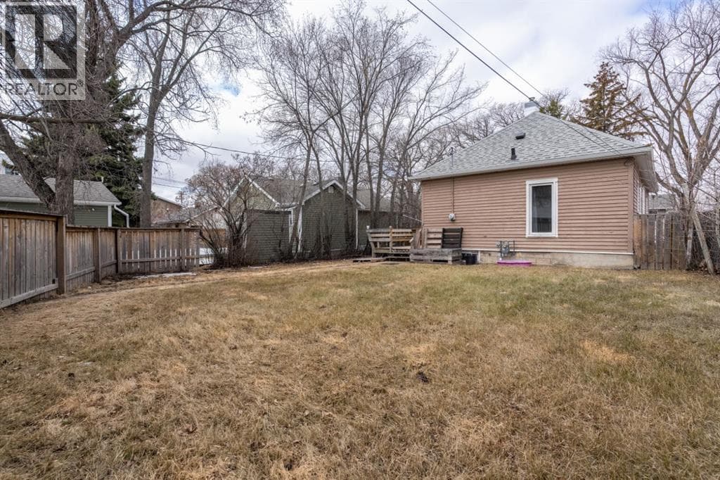 5015 52A Street — photo 3