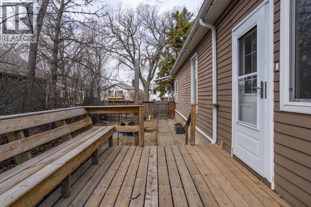 5015 52A Street — photo 2
