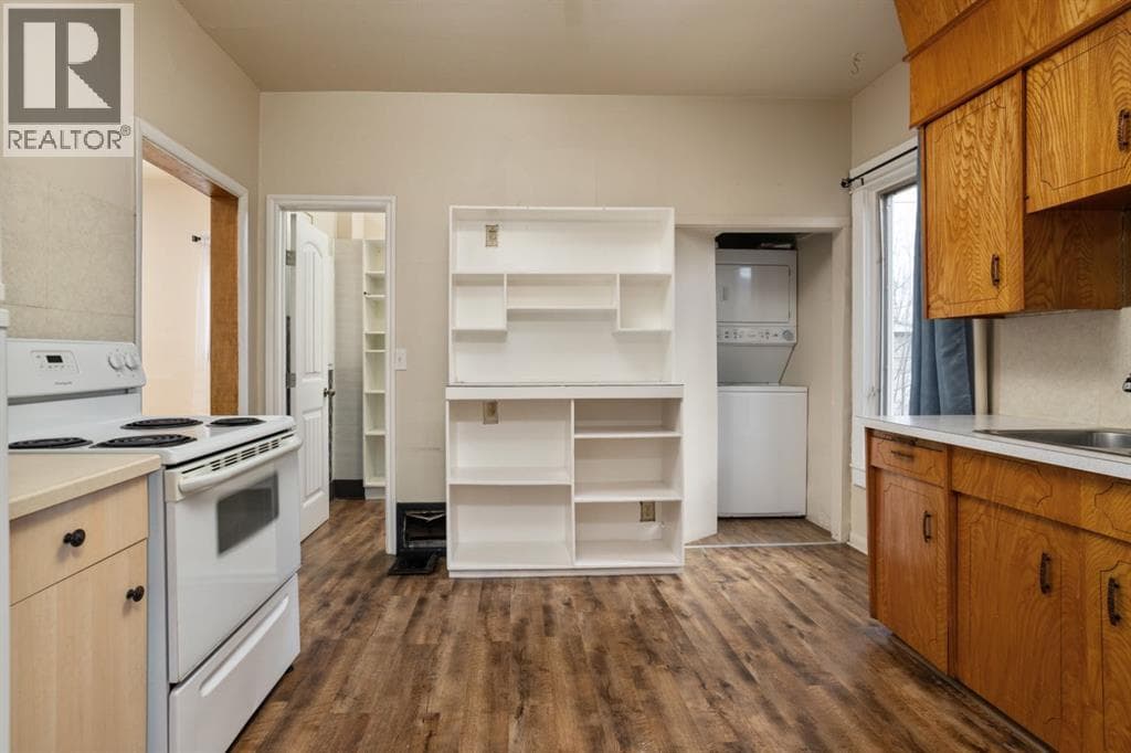 5015 52A Street — photo 5