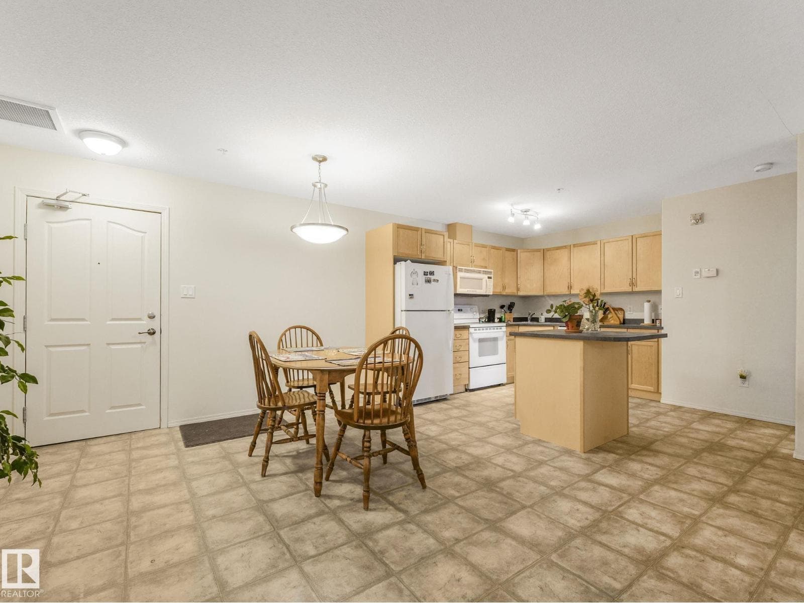 #115 78A MCKENNEY AV — photo 4