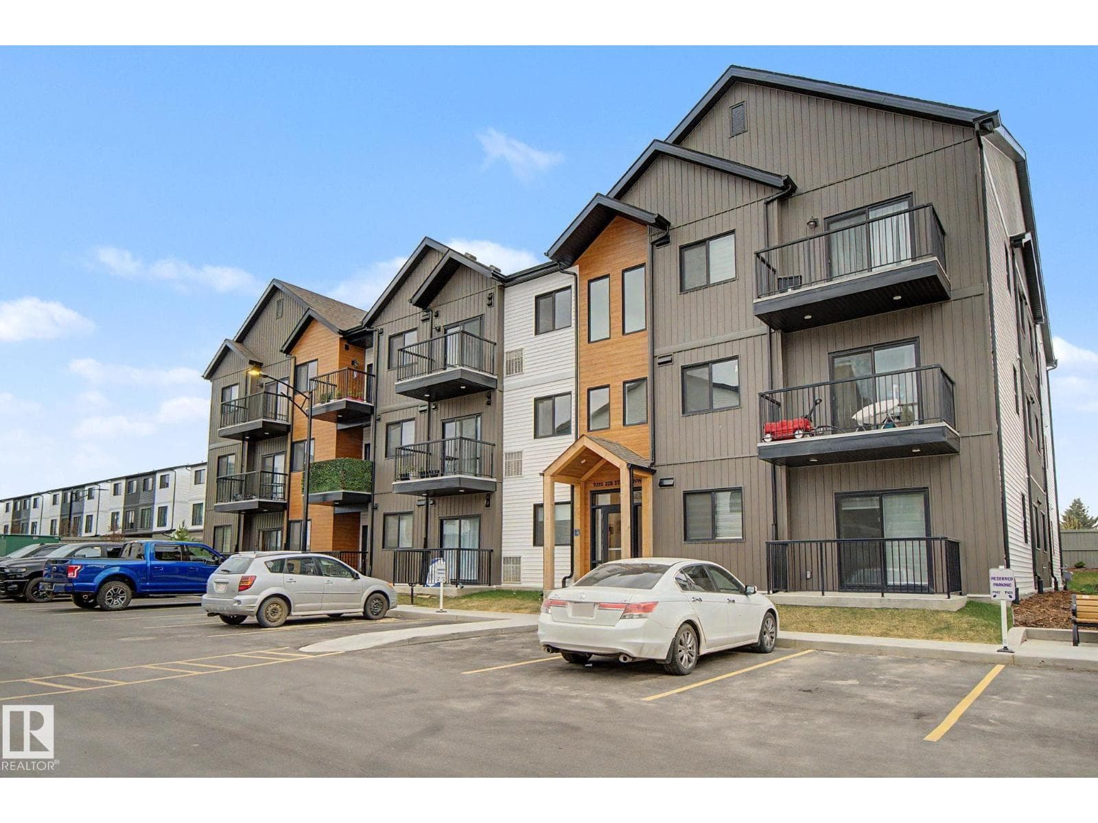#305 9215 228 ST NW