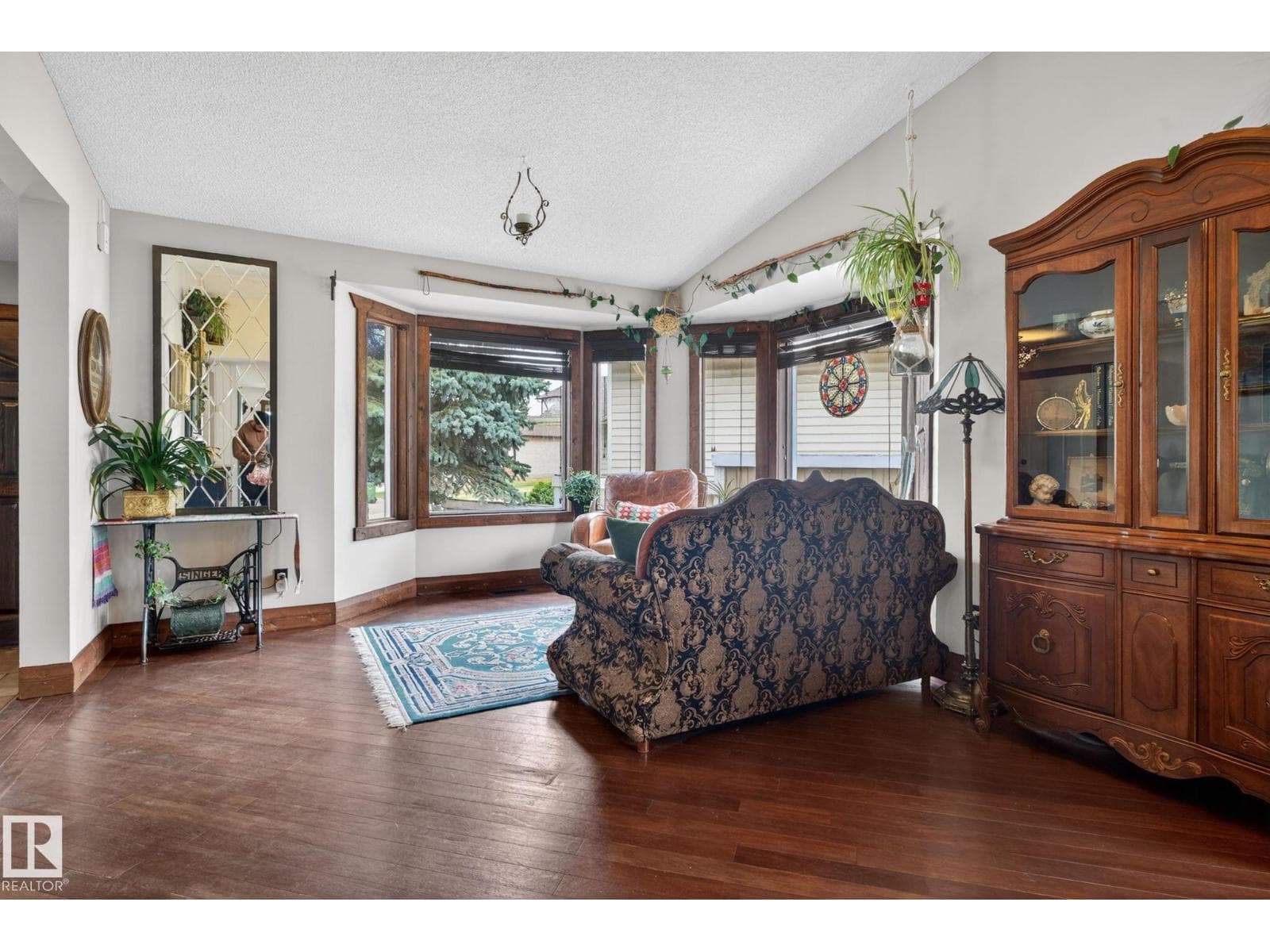 3332 44B AV NW — photo 4